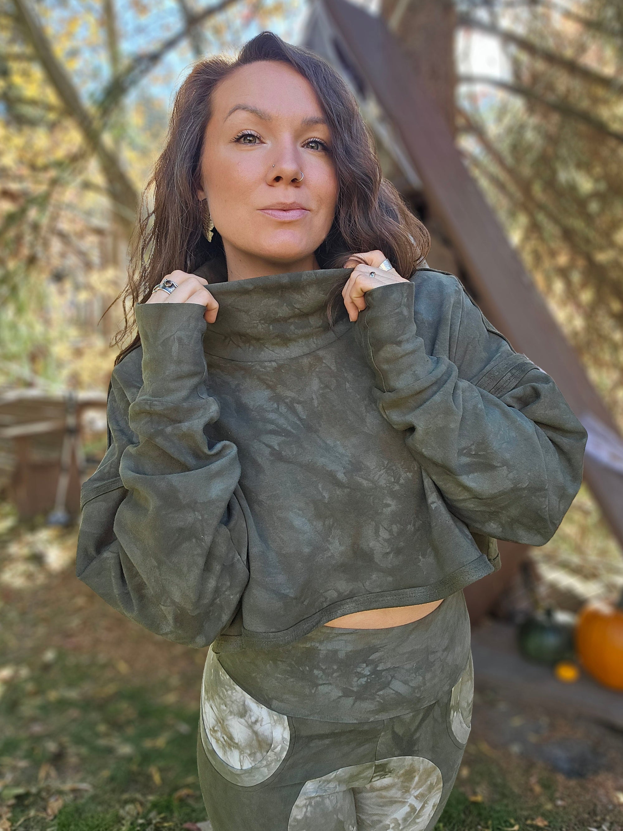 Alocasia Cropped Long Sleeve - Forest OOAK